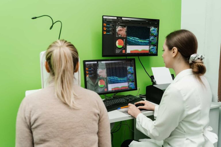 Top 6 Optical Coherence Tomography Machines for Ophthalmologists